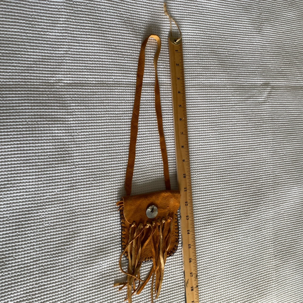 Fringed Tan Suede Mini Indigenous Purse with abalone button. - Picture 5 of 6